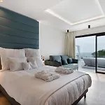 Villa Infinity *